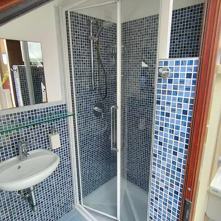 Barbato Guest House, Spaziosi Con Terrazza, 3 E Parcheggio Privato * Reitani