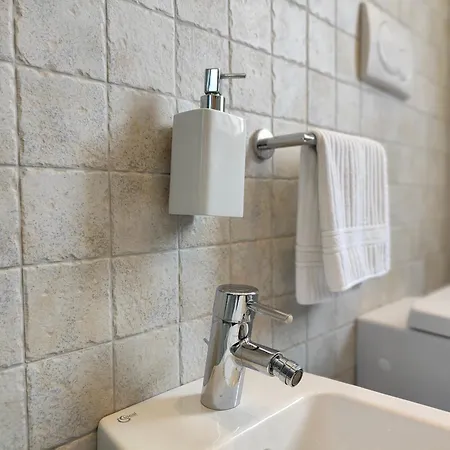 Apartamento Barbato Guest House, Spaziosi Con Terrazza, 3 E Parcheggio Privato