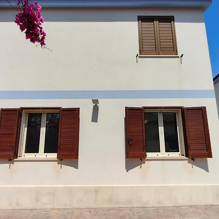 Barbato Guest House, Spaziosi Con Terrazza, 3 E Parcheggio Privato Apartamento *