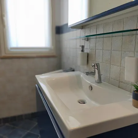 Apartamento Barbato Guest House, Spaziosi Con Terrazza, 3 E Parcheggio Privato